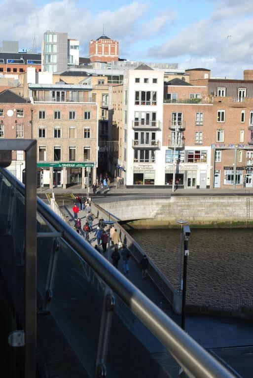 Fitzsimons Hotel Temple Bar Dublin Exterior photo